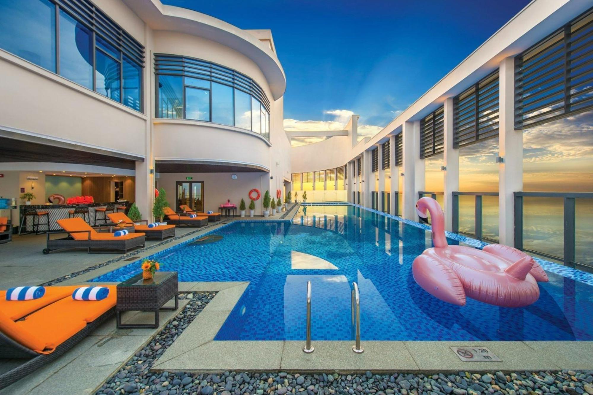 Luxury Apartment - Rooftop Swimming Pool - Beach Front - Hinata Apartment Đà Nẵng Exterior foto