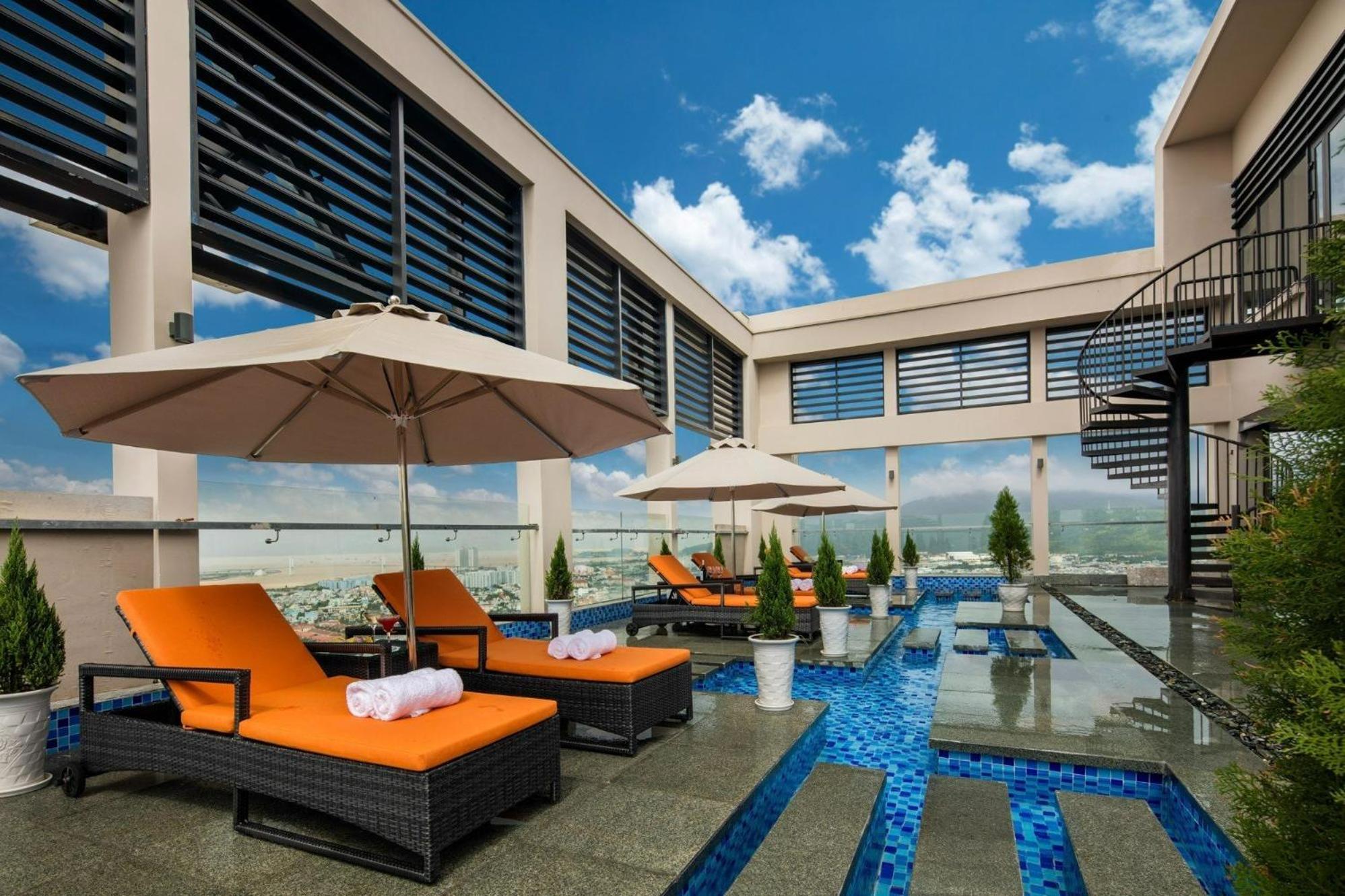 Luxury Apartment - Rooftop Swimming Pool - Beach Front - Hinata Apartment Đà Nẵng Exterior foto